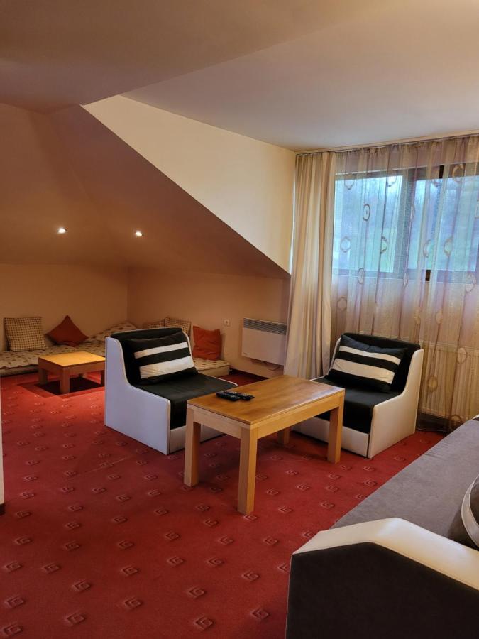 Hotel Complex Brashlyan Tryavna Esterno foto