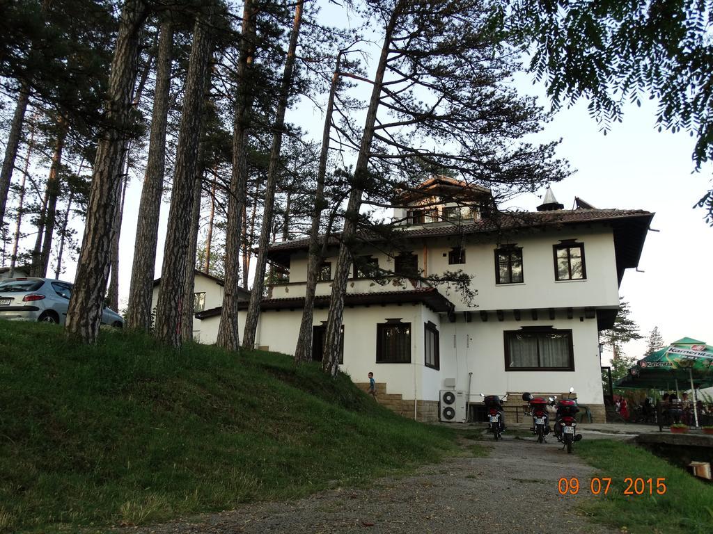 Hotel Complex Brashlyan Tryavna Esterno foto